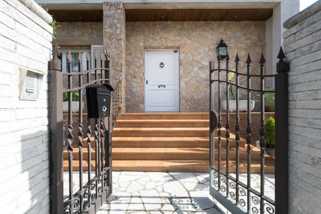 Villa Paquita Καλέλα Εξωτερικό φωτογραφία